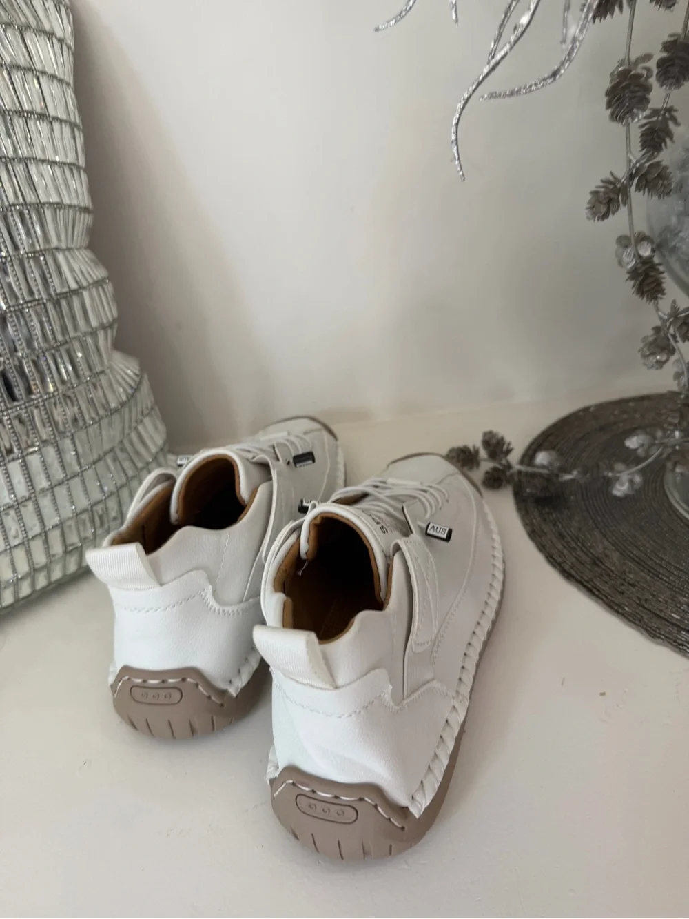 Sport clean white